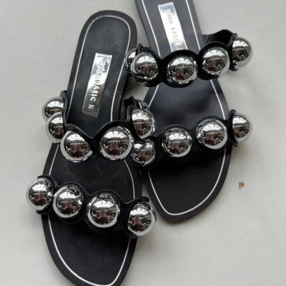 Zara Shoes - Zara Silver Bubble Slides
